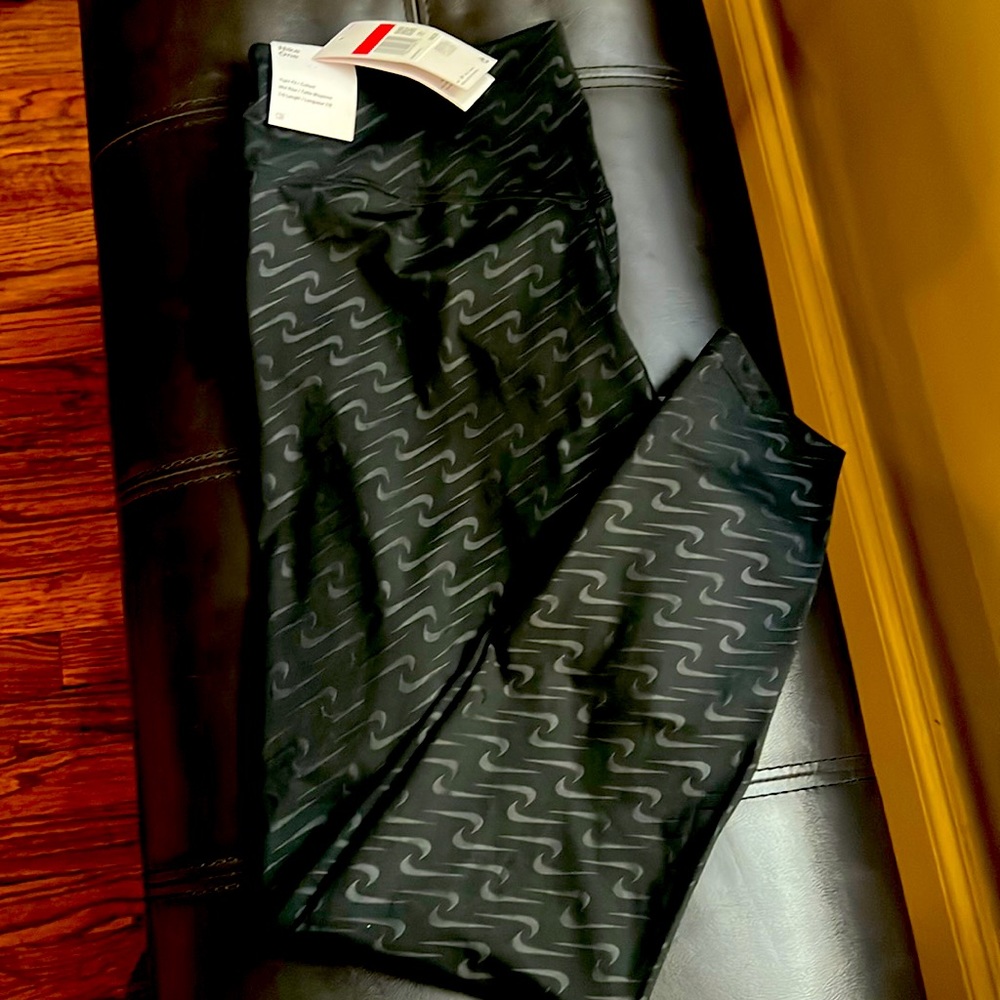 Nike One• Leggings BRAND NEW w/TAGS Womens size large